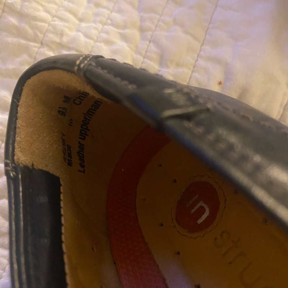 Clarks Black Leather Flats - Picture 7 of 7